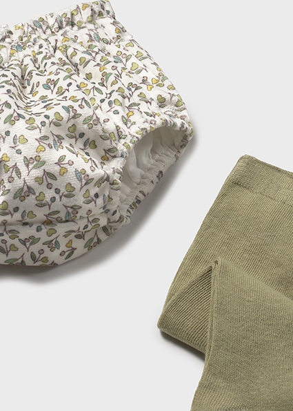 👶✨ Conjunto Mayoral 2256 – Short Estampado + Leotardo de Tricot: Dulzura, Confort y Estilo para tu Bebé