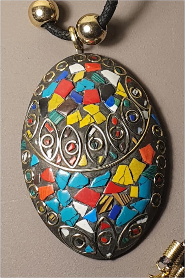 COLGANTE MUJER OVAL MULTICOLOR