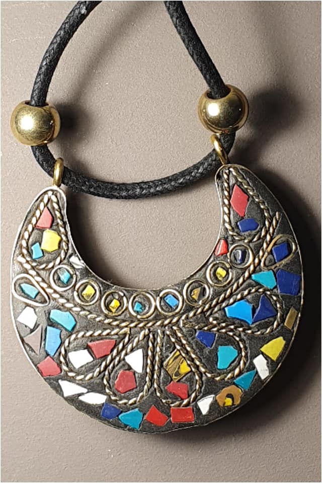 COLGANTE MUJER LUNA MULTICOLOR VERANO