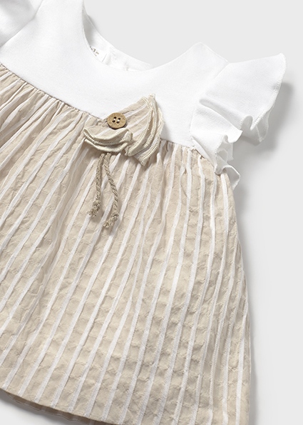 🌿✨ “Sutileza Natural: Vestido Mayoral 1845 para Bebé Niña – Un Tesoro en Miniatura con Encanto Mediterráneo” ✨🌿