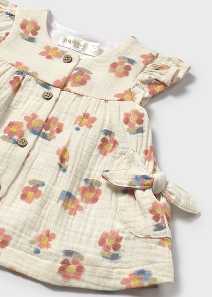 🌸✨ “Dulzura en Cada Puntada: Vestido Mayoral Modelo 1851 para Bebé Niña – Flores, Encanto y Comodidad para su Primer Verano” ✨🌸