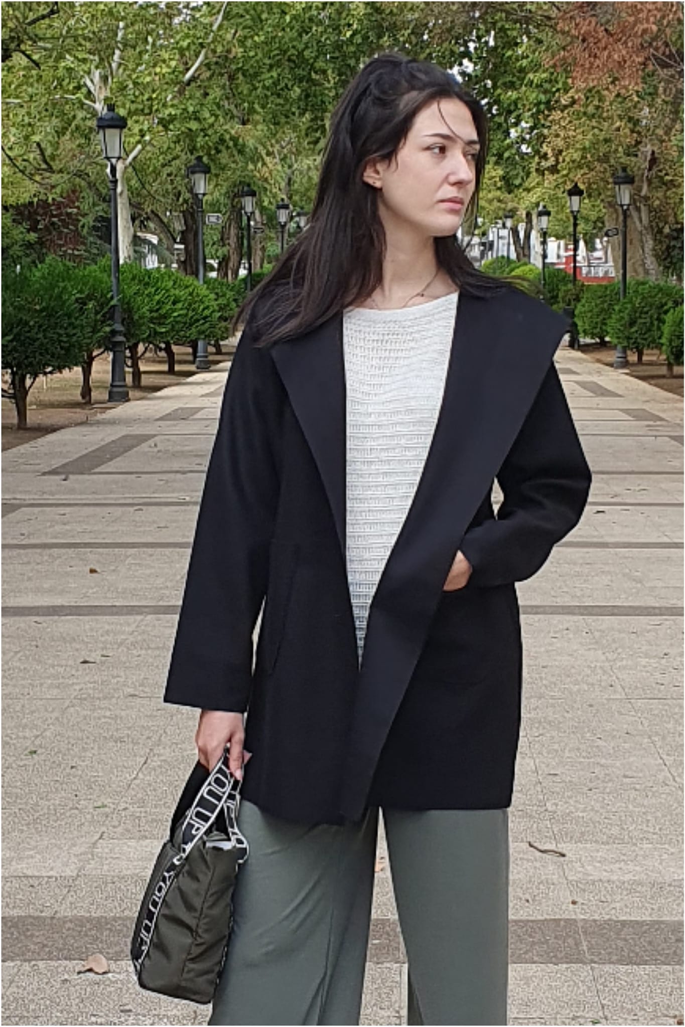 Abrigo abierto mujer con capucha - Imagen 4