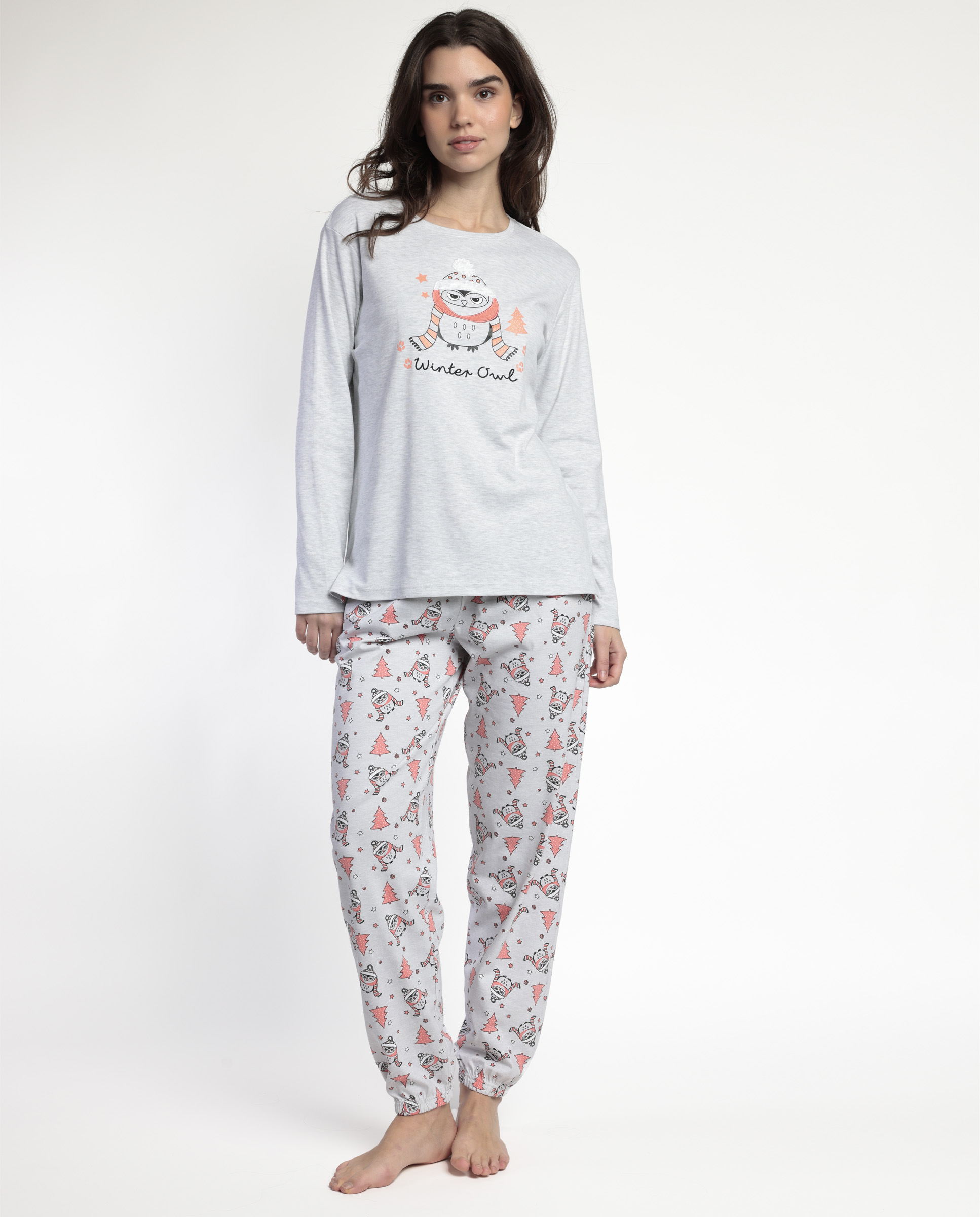 «Pijama de Mujer Admas: Conjunto de Camiseta de Manga Larga con Diseño de Búho Invernal y Pantalón Estampado de Árboles y Búhos, Suave y Cómodo para Noches de Descanso, Perfecto para el Invierno – Tallas M, L y XL, Envíos Rápidos y Gratuitos en Compras Superiores a 70€» modelo 63592 - Imagen 5