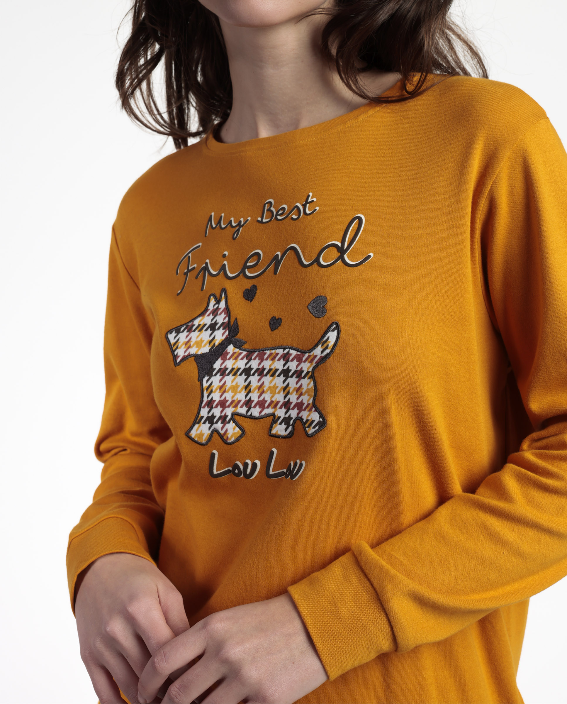 Pijama de Mujer ADMAS “My Best Friend Lou Lou” 🐶 | Conjunto de Algodón Suave en Color Mostaza con Estampado de Cuadros | Comodidad, Estilo y Dulzura para tus Noches 🌙💛 modelo 63633