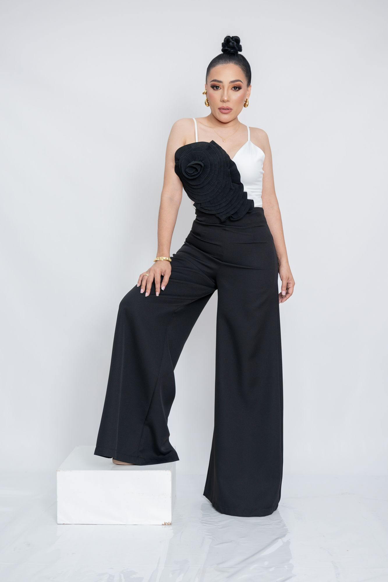 BODY BLACK WHITE P05408