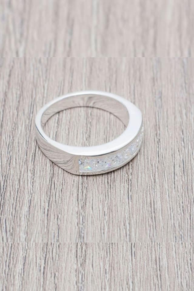 ANILLO CON CIRCONITA BAGUETTE