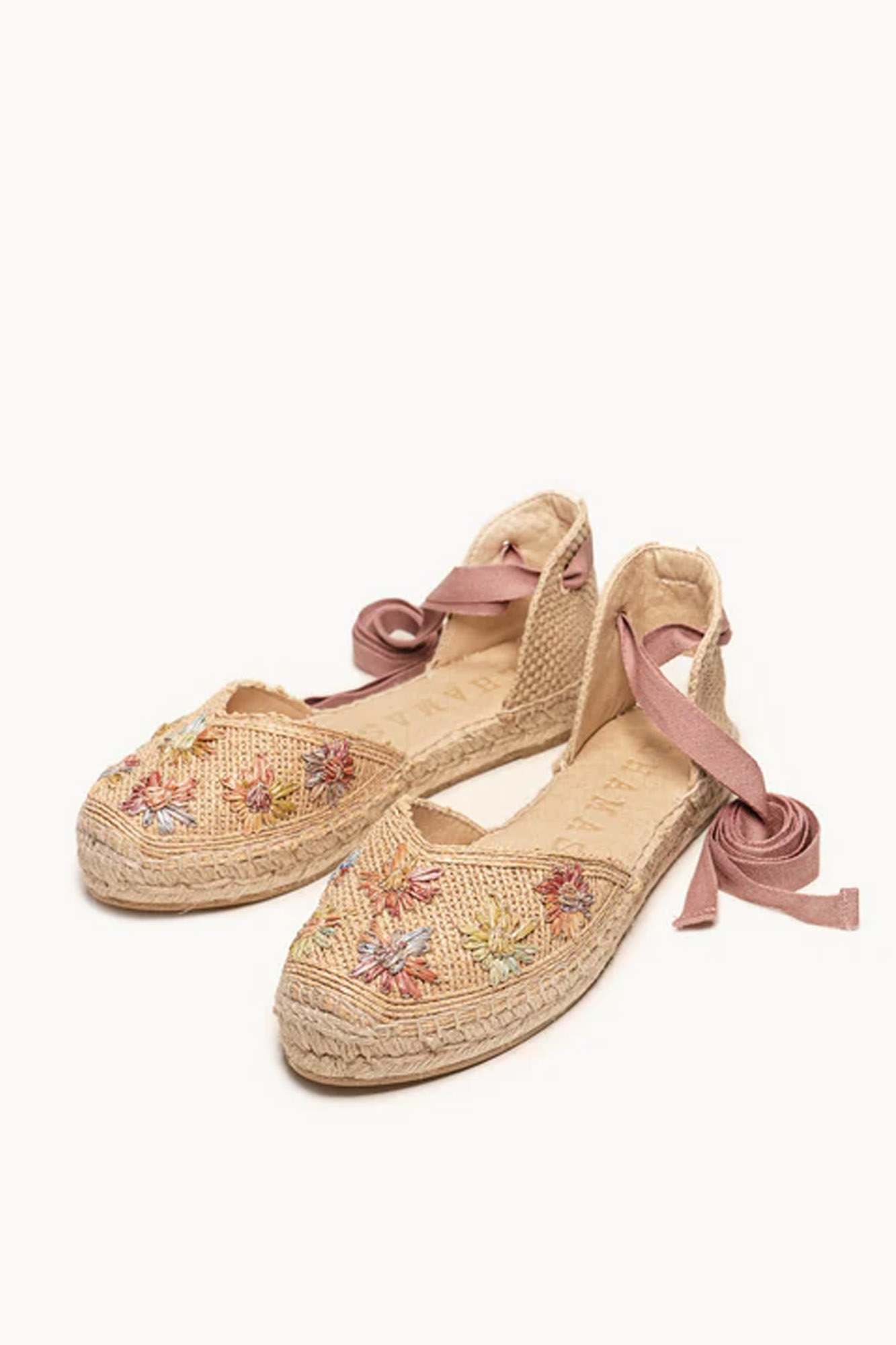 Alpargata plana de rafia con flores ROMERO
