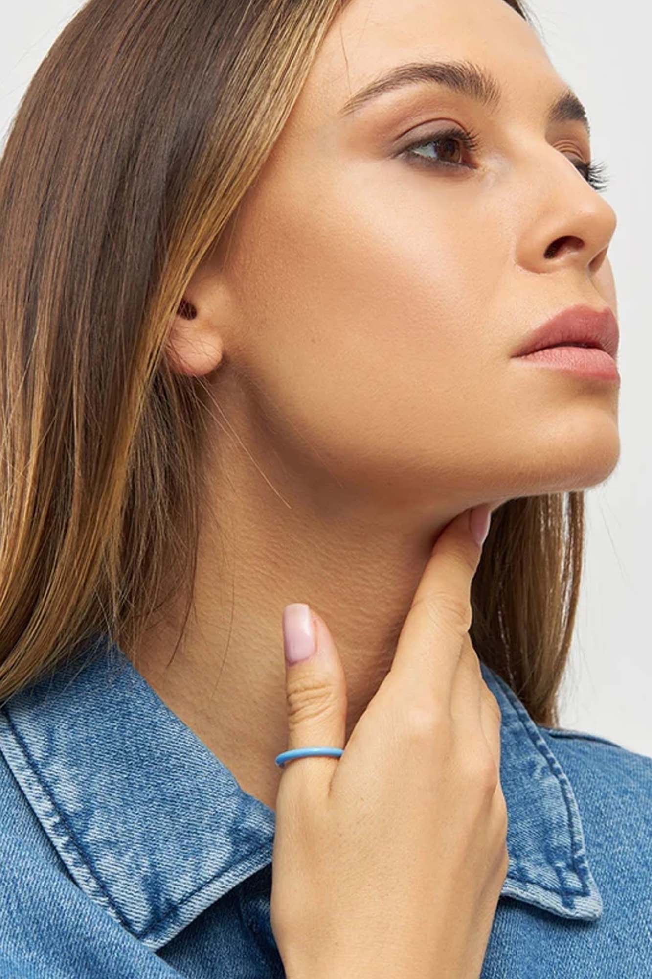 Anillo esmaltado COLOR RING LIGHT BLUE - Imagen 4