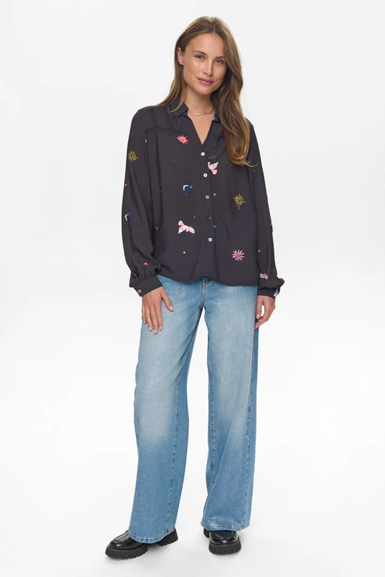 Camisa con bordados NUTEKNA - Imagen 3