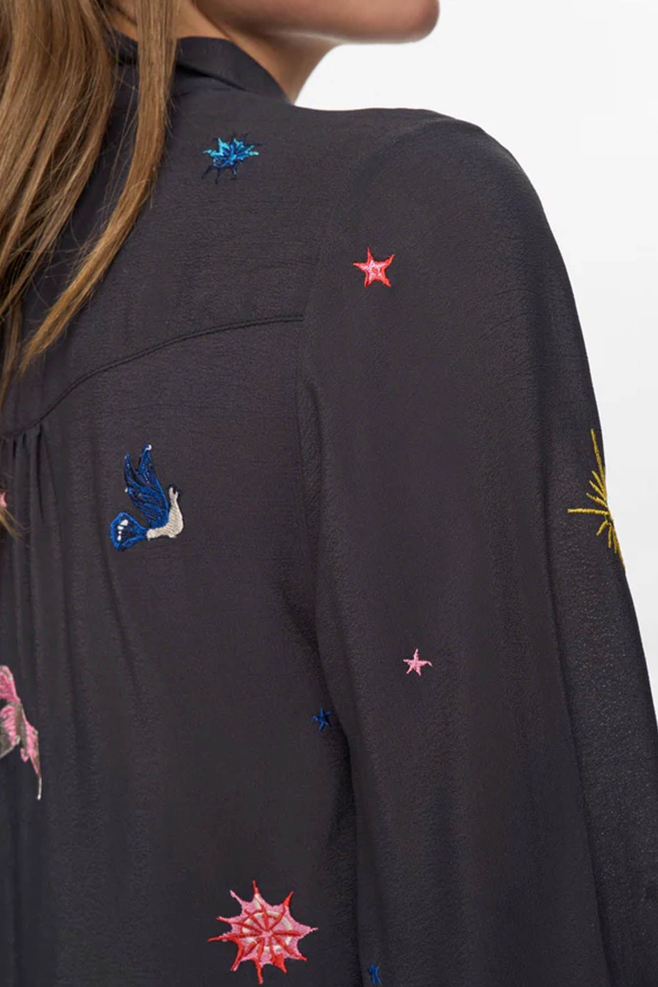 Camisa con bordados NUTEKNA - Imagen 5