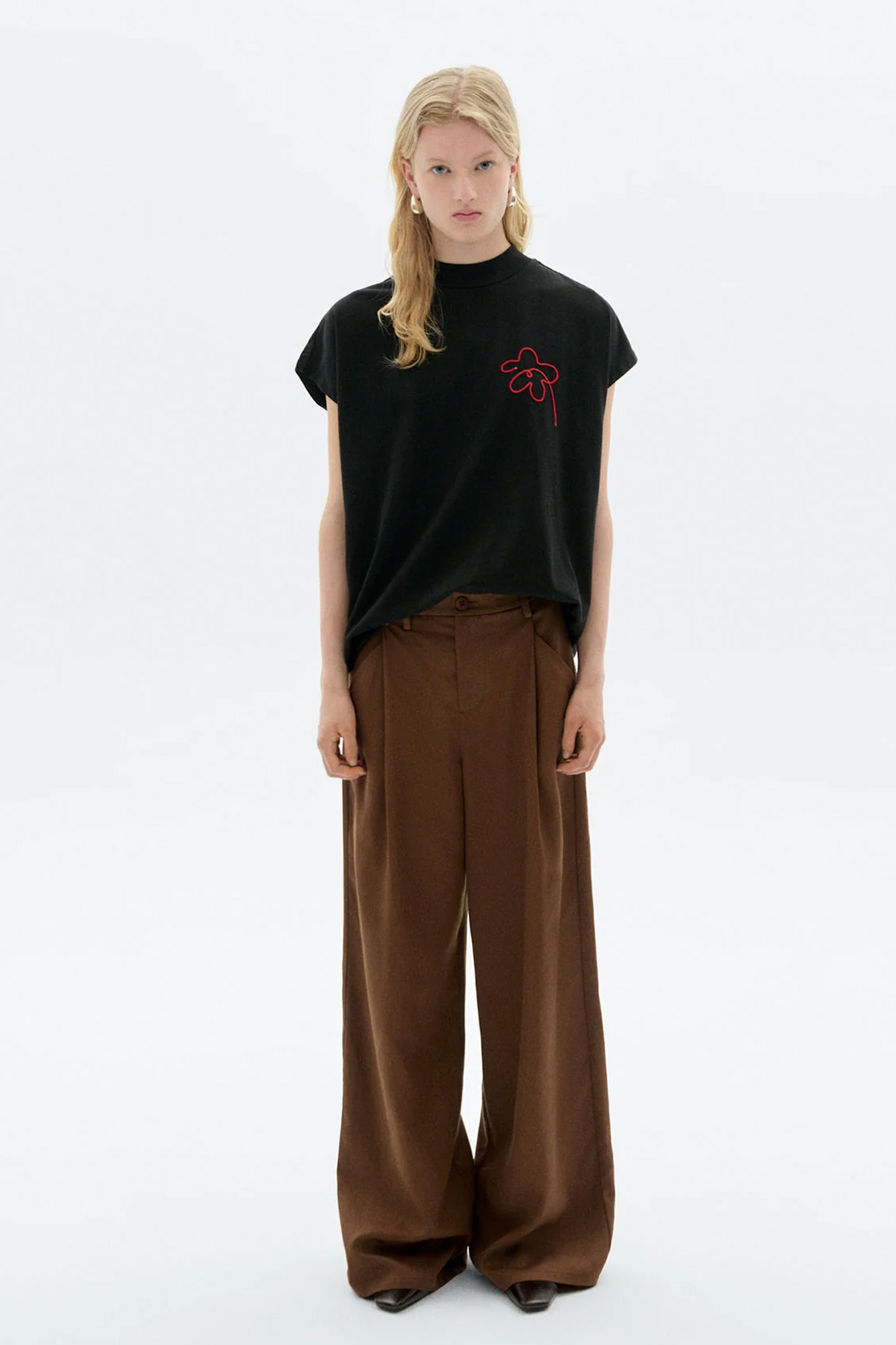 Camiseta de algodón bordada a mano FLOWER VOLTA - Imagen 3