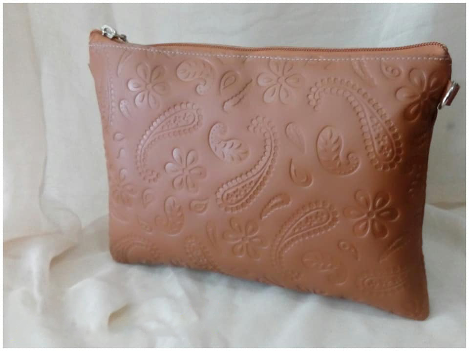 CARTERA PIEL DE UBRIQUE LABRADA