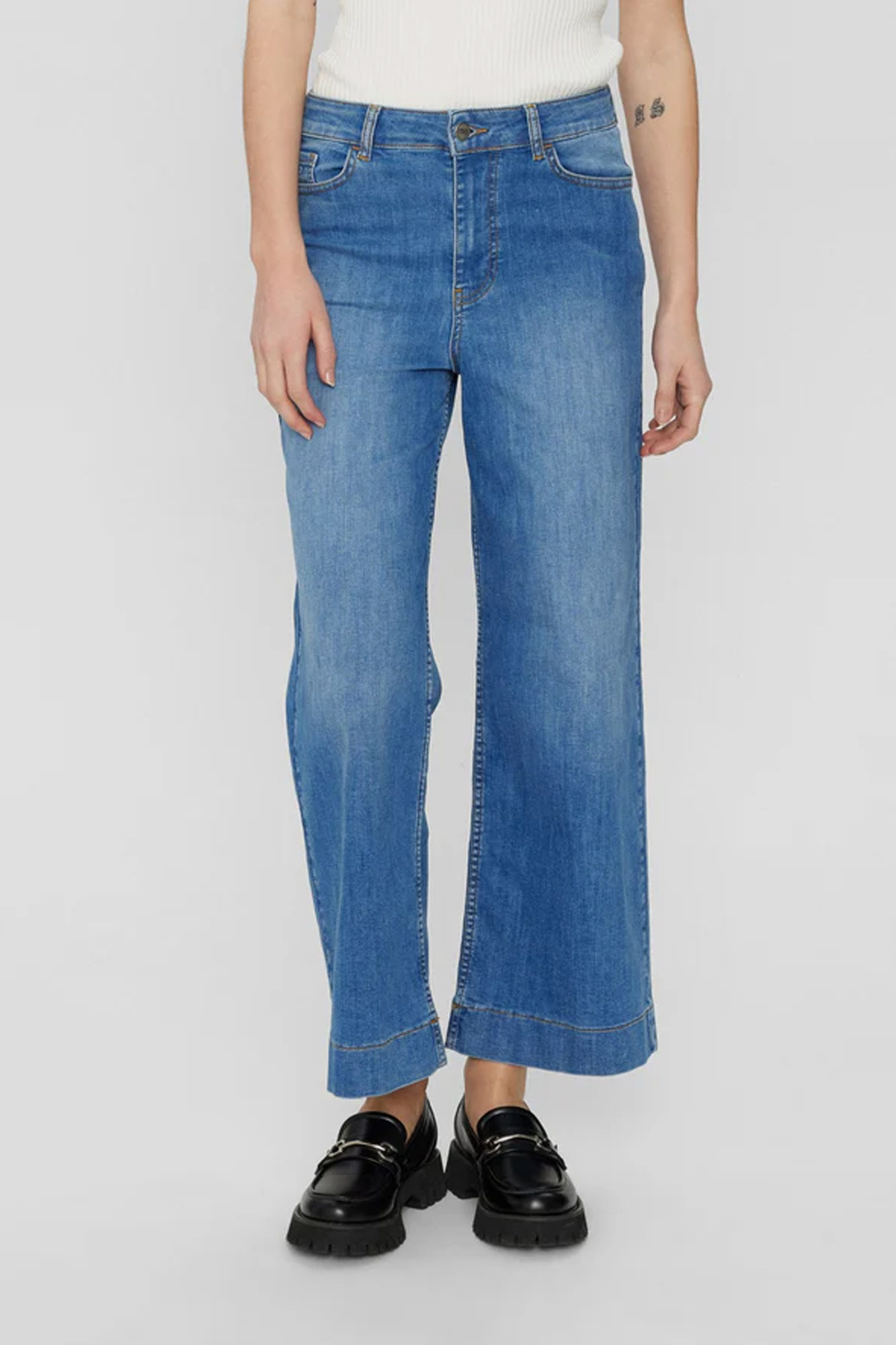 Pantalón vaquero estilo cropped NUPARIS LIGHT BLUE