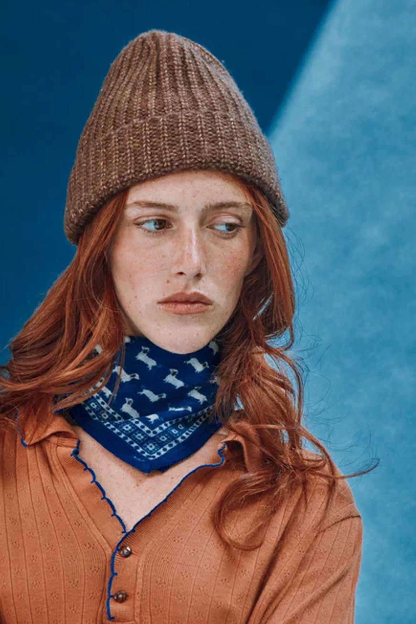 Pañuelo de lana PERRO SALCHICHA