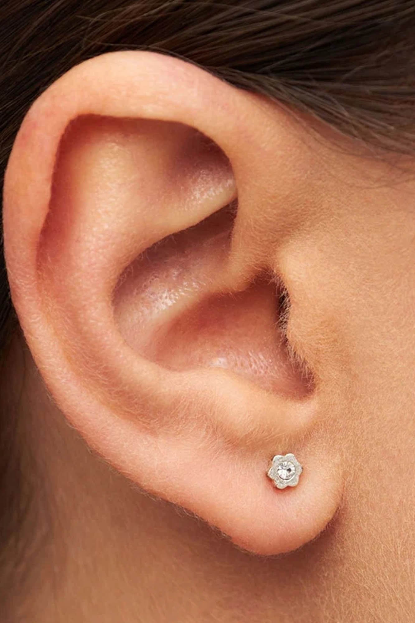 Pendiente de plata BLOMST WHITE 1 pieza