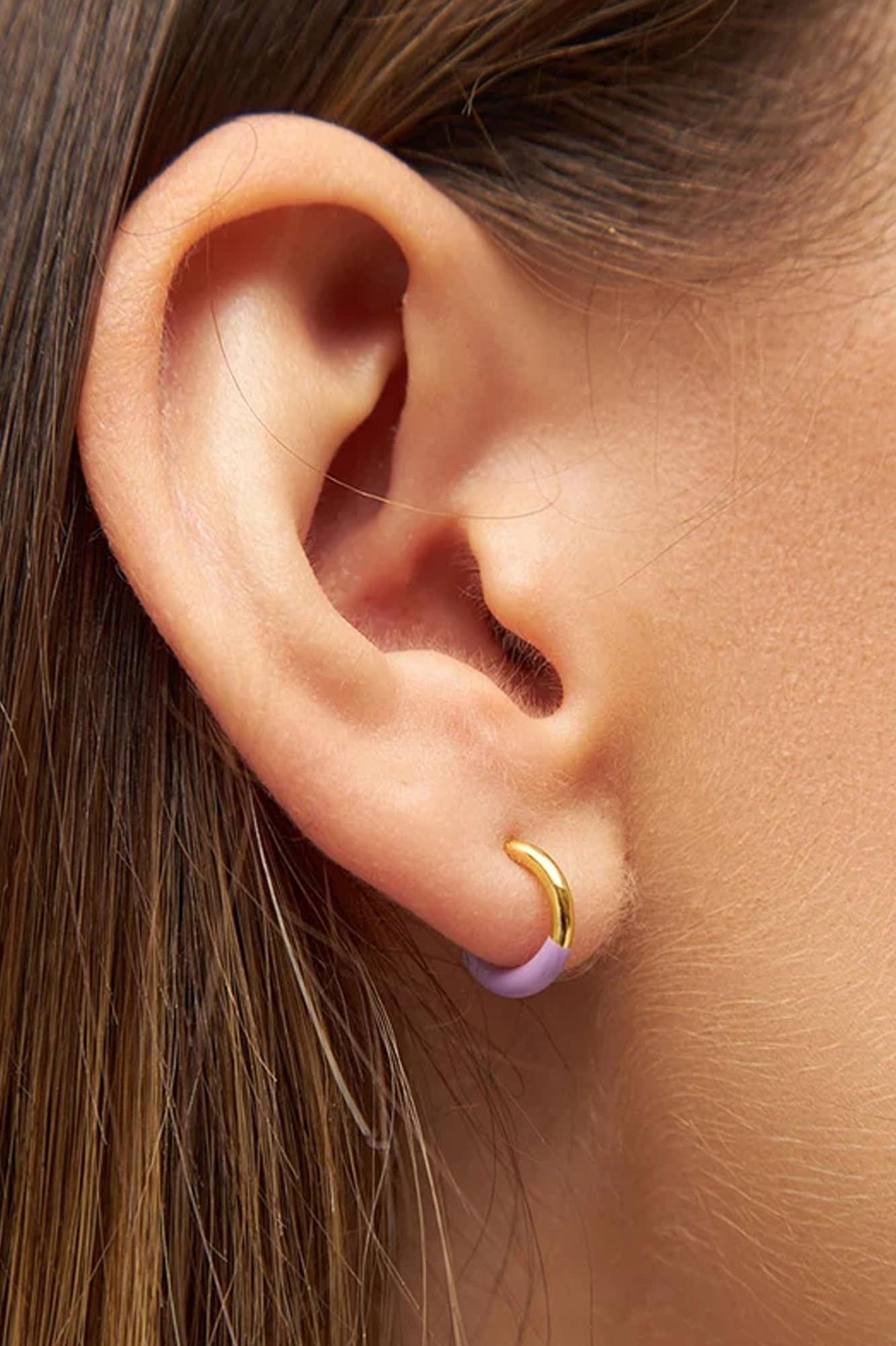 Pendiente aro bañado en oro 1 pieza HALF PURPLE