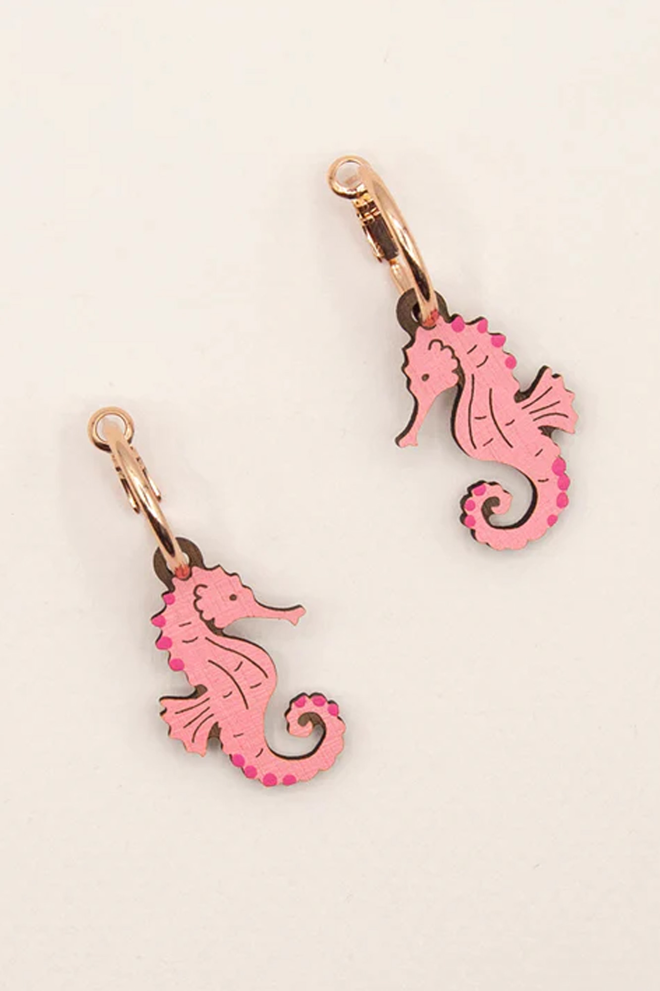 Pendientes de madera PINK SEAHORSE