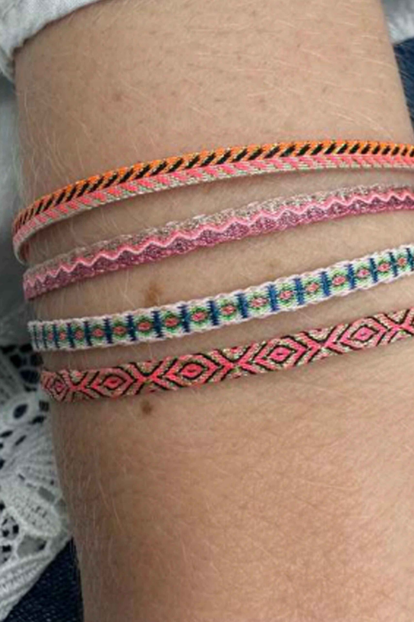 Pulsera hecha a mano MT40 NEON ESPIGA