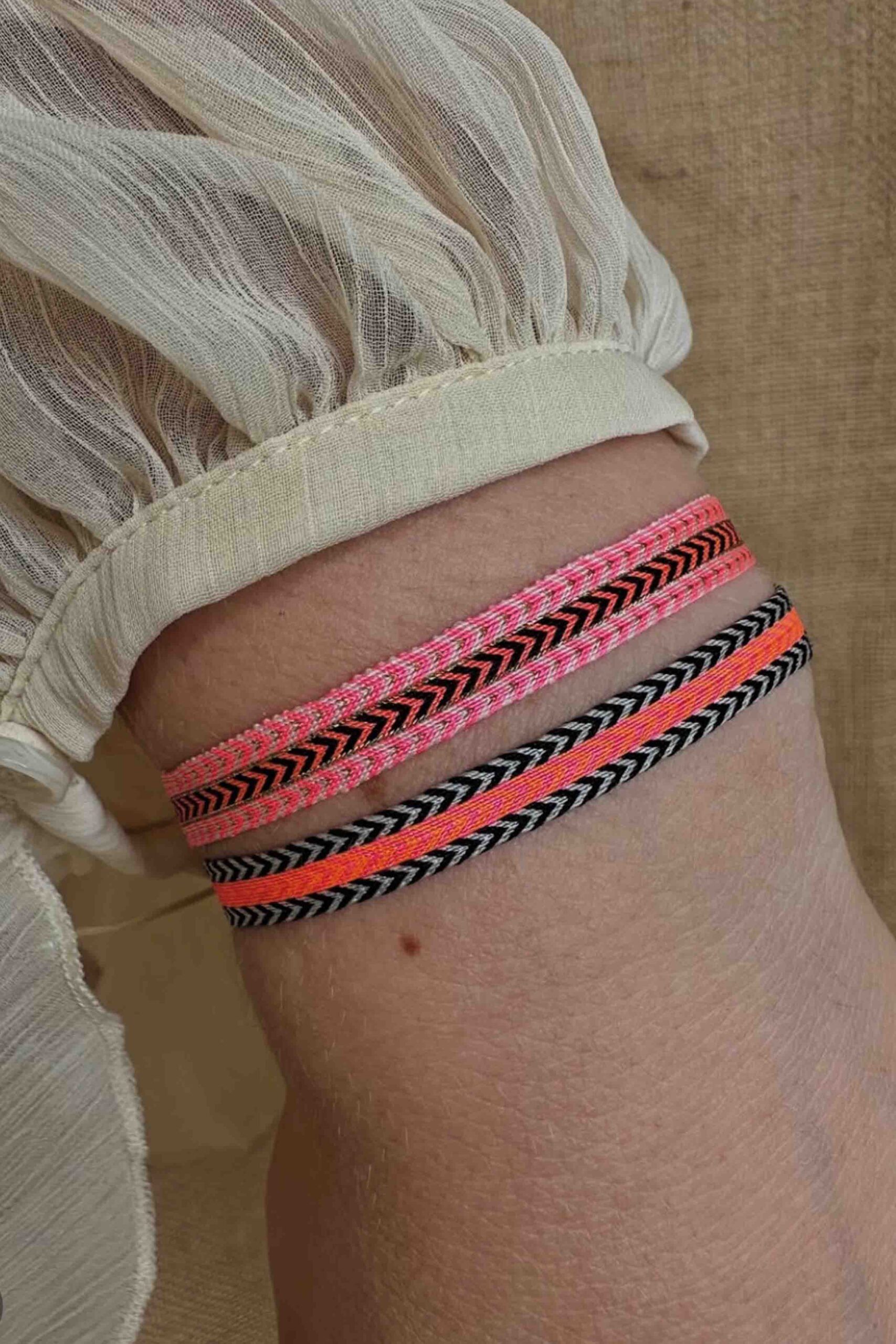 Pulsera hecha a mano MT80 ESPIGA ROSA