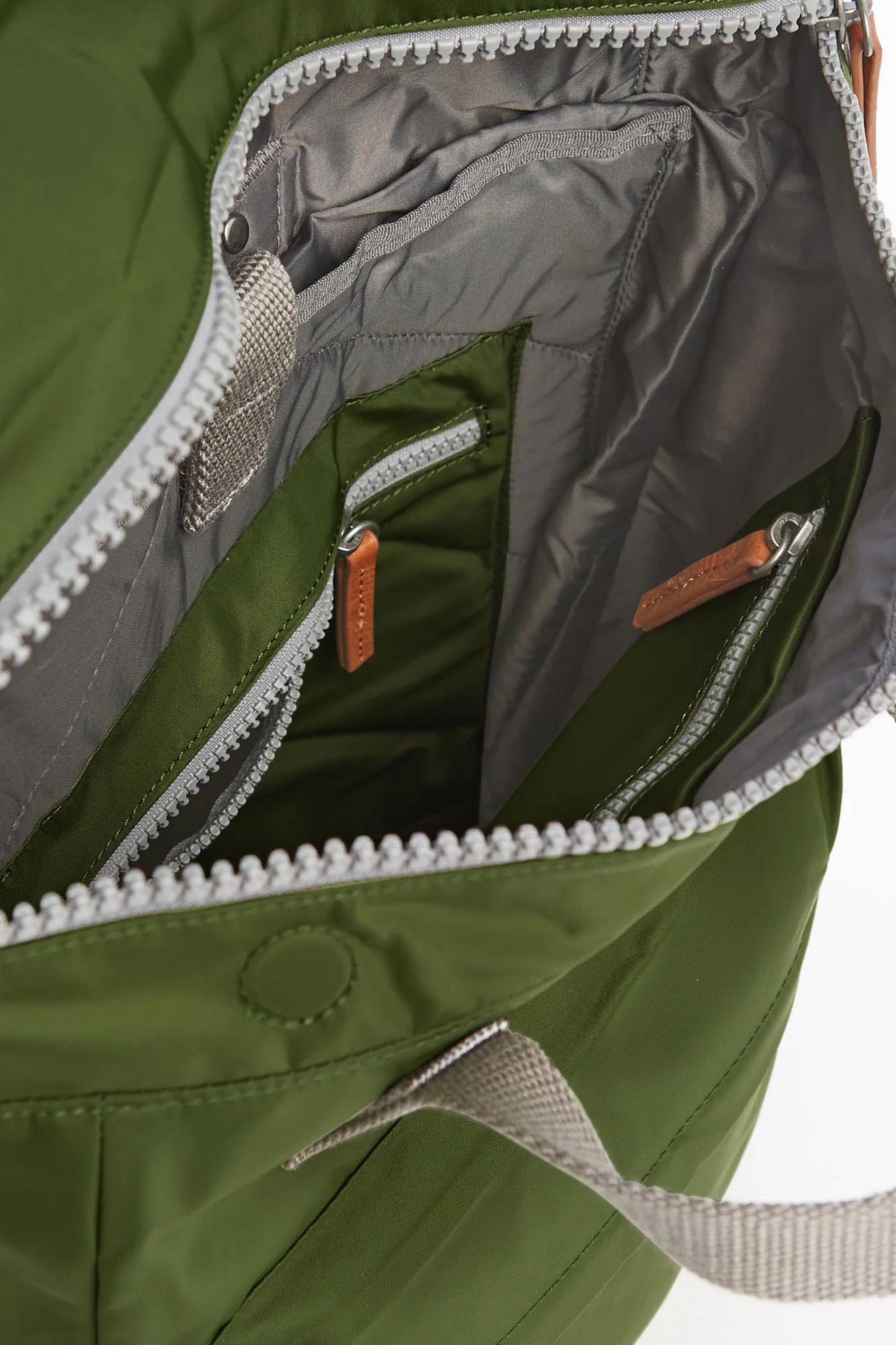 ROKA CANFIELD B Mochila vegana PEQUEÑA color AVOCADO - Imagen 5