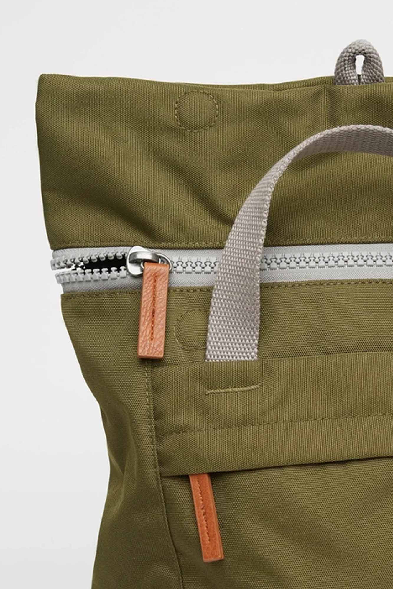 ROKA FINCHLEY mochila sostenible pequeña MOSS - Imagen 4