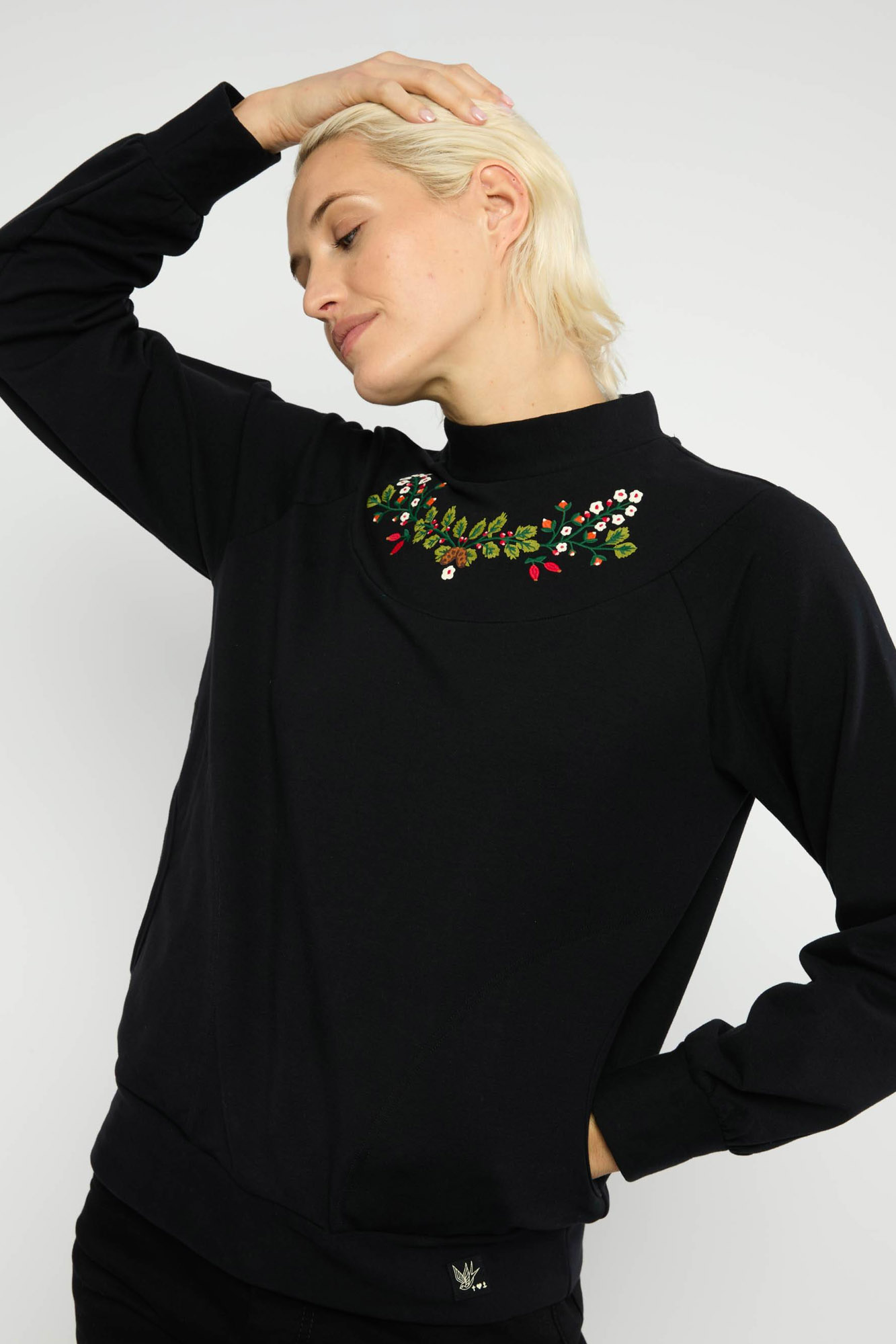 Sudadera bordada DAY BY DAY - Imagen 3