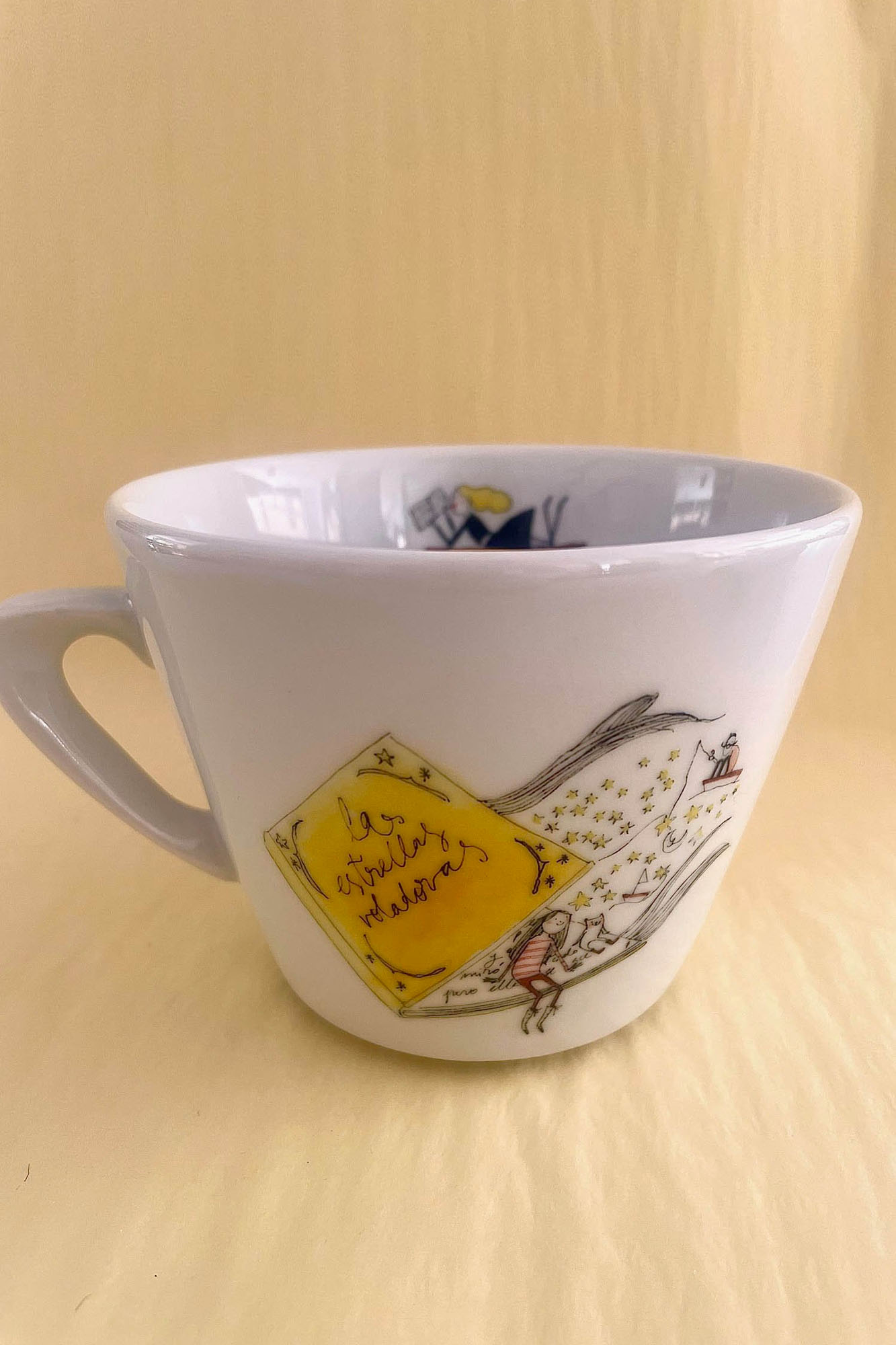 Taza ilustrada AMOR POR LOS LIBROS