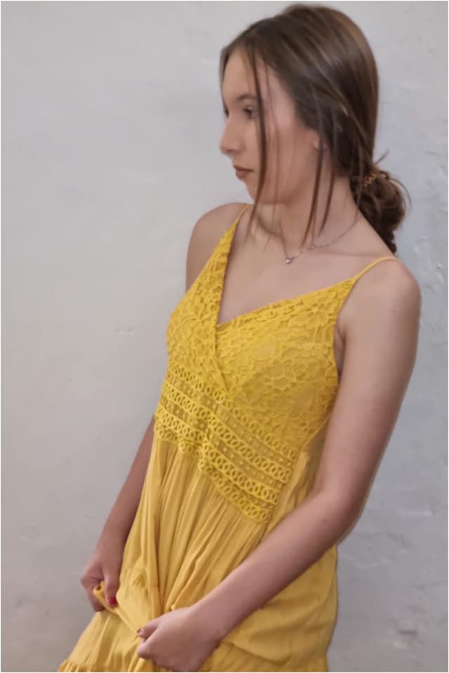 Vestido mujer largo cuerpo de encaje