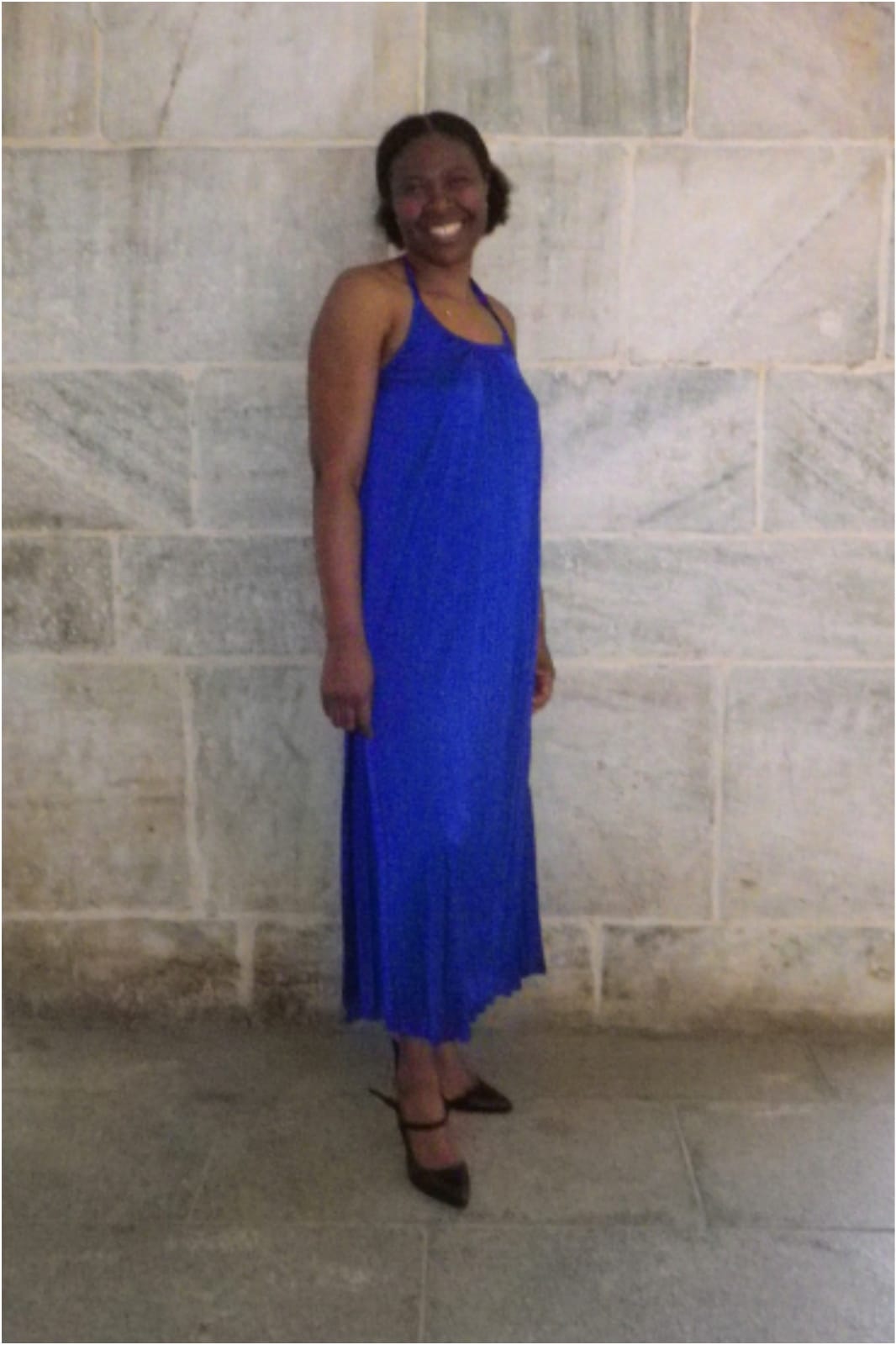 Maxi vestido mujer halter plisado satén