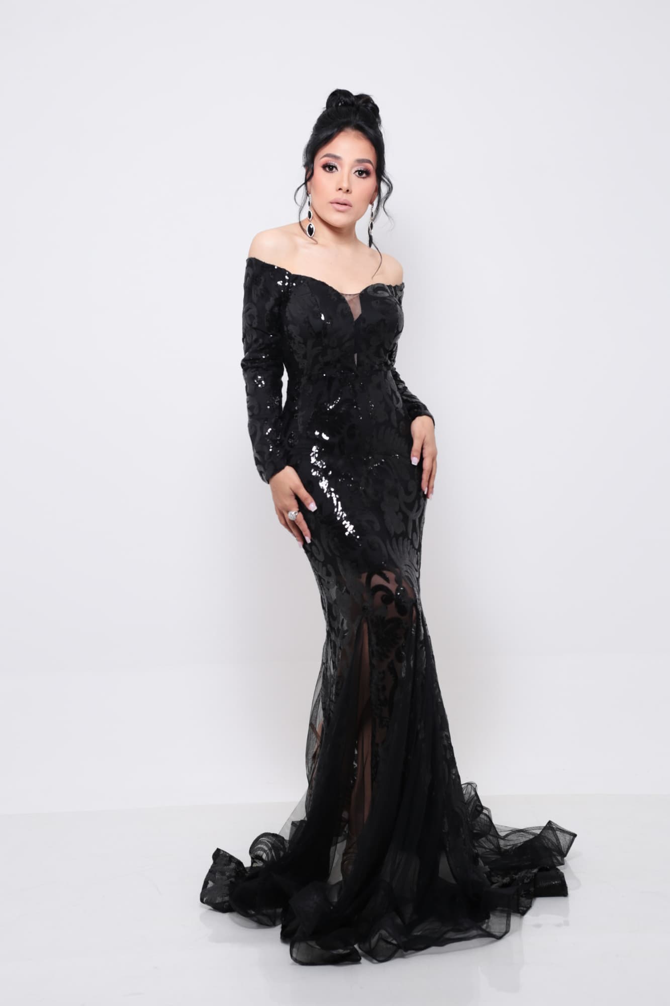 VESTIDO NEGRO DE LENTEJUELA P07468