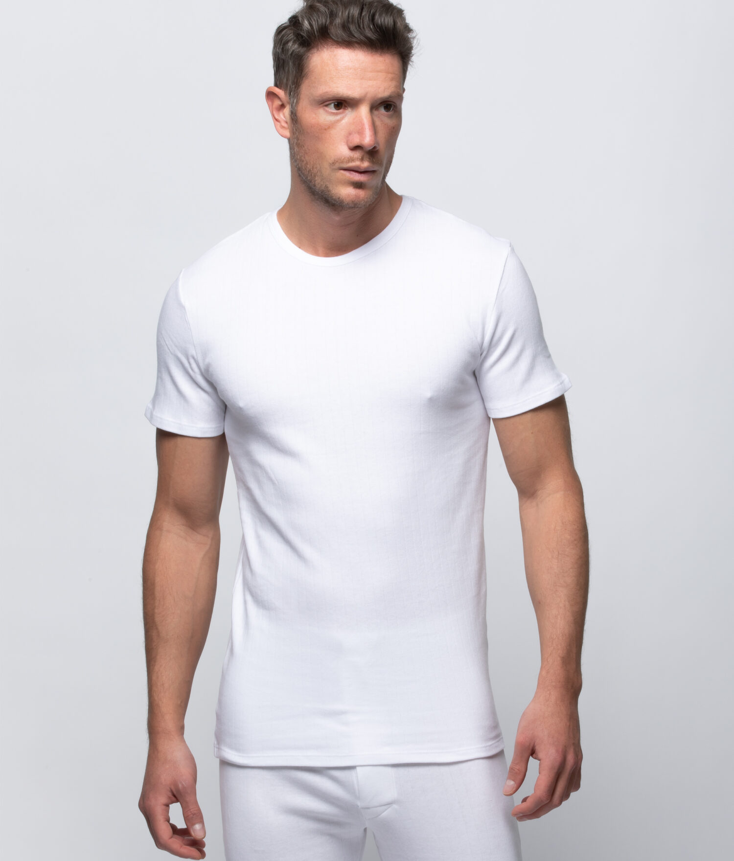 Camiseta Abanderado Manga Corta Cuello Redondo Modelo 206 👕 – Tu Básico de Calidad, Siempre Contigo 💯