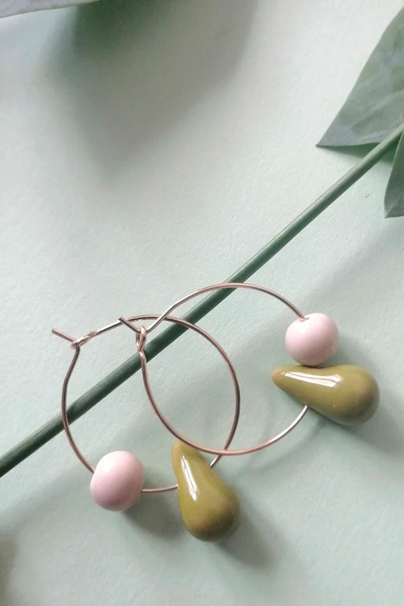 Pendientes de cerámica PERSEIDAS PISTACHO